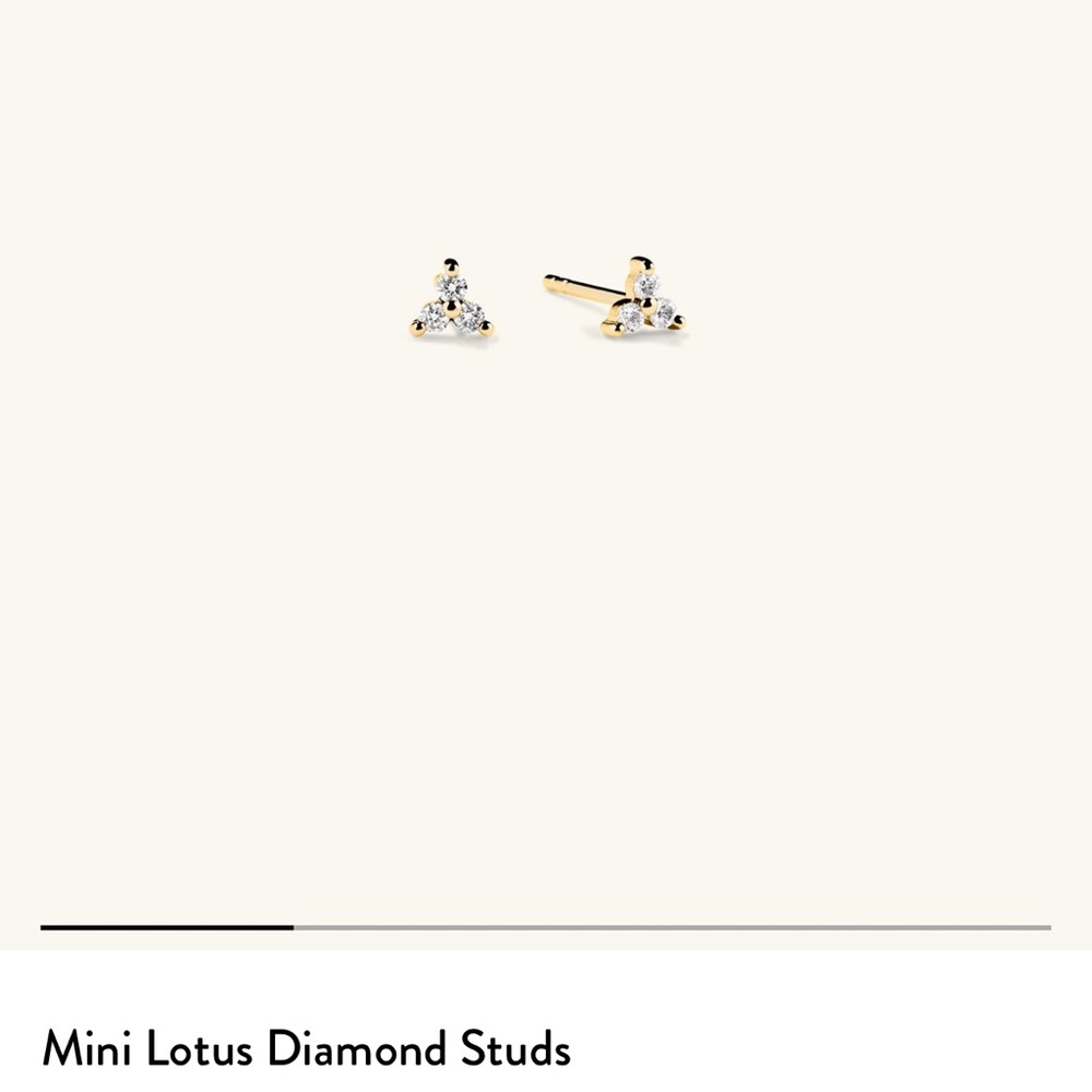 MEJURI Mini Diamond Lotus Studs 14 K Solid Gold